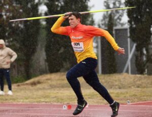 Rafa Mahiques lanza la jabalina en un entrenamiento