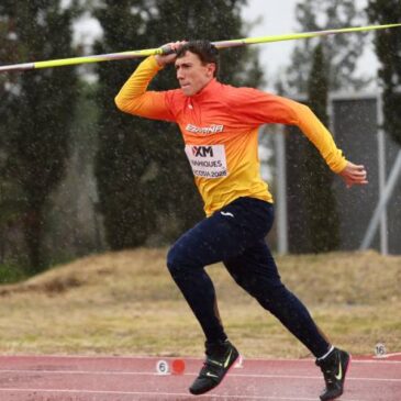 Rafa Mahiques lanza la jabalina en un entrenamiento