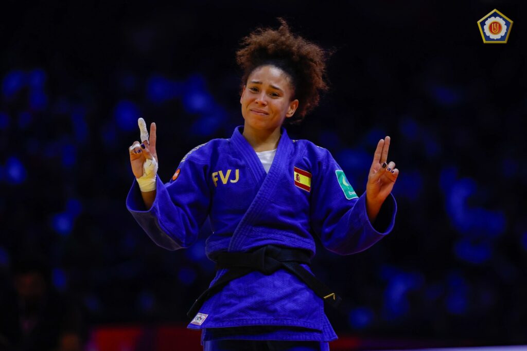 Ayumi Leiva celebra su bronce en el Campeonato del Mundo de judo en Bakú